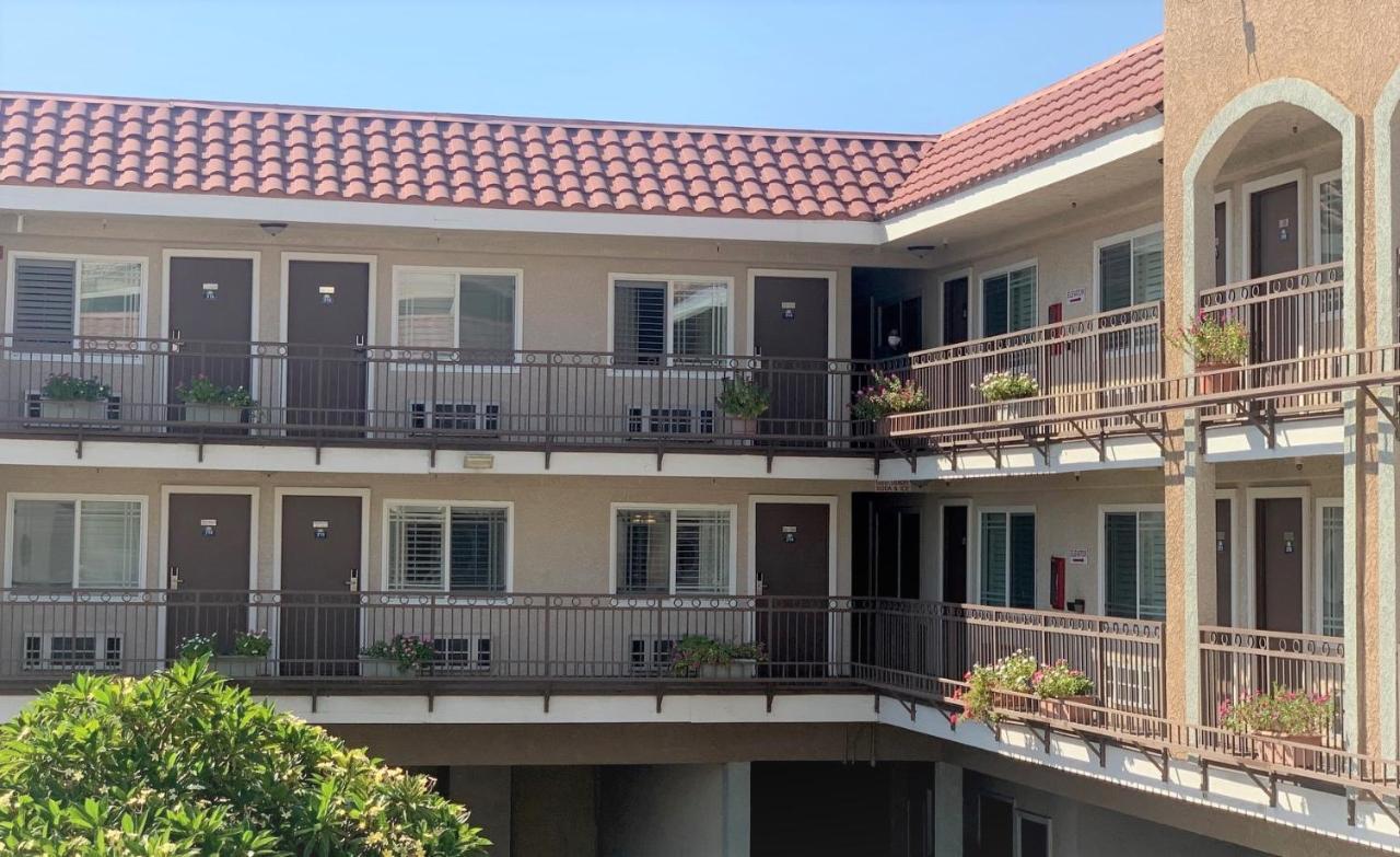Days Inn By Wyndham Alhambra Ca Exterior foto